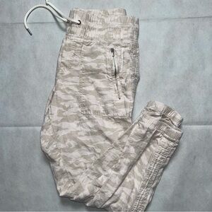 Athletes tan and cream camouflage linen joggers size 2P
